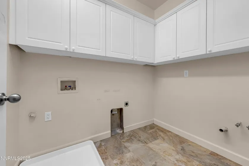 10595 Baton, Reno, Nevada 89521, 4 Bedrooms Bedrooms, ,3 BathroomsBathrooms,Residential,Residential,Baton,250056641