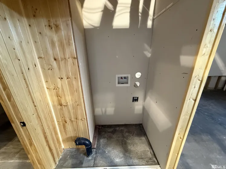 2562 Silver State, Minden, Nevada 89423, ,Commercial Sale,Residential,Silver State,250006326