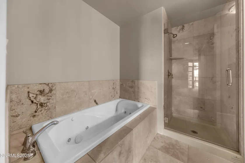 50 Sierra, Reno, Nevada 89501, 2 Bedrooms Bedrooms, ,2 BathroomsBathrooms,Residential,Residential,Sierra,250056644