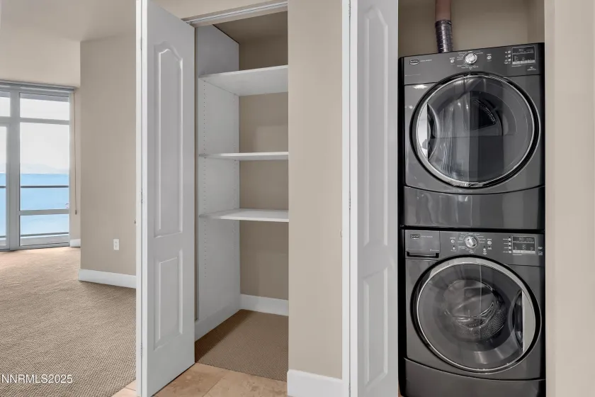 50 Sierra, Reno, Nevada 89501, 2 Bedrooms Bedrooms, ,2 BathroomsBathrooms,Residential,Residential,Sierra,250056644