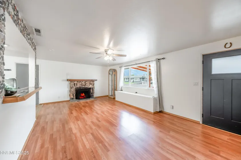 1193 Manhattan, Gardnerville, Nevada 89460, 3 Bedrooms Bedrooms, ,2 BathroomsBathrooms,Residential,Residential,Manhattan,250056653