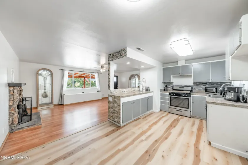 1193 Manhattan, Gardnerville, Nevada 89460, 3 Bedrooms Bedrooms, ,2 BathroomsBathrooms,Residential,Residential,Manhattan,250056653