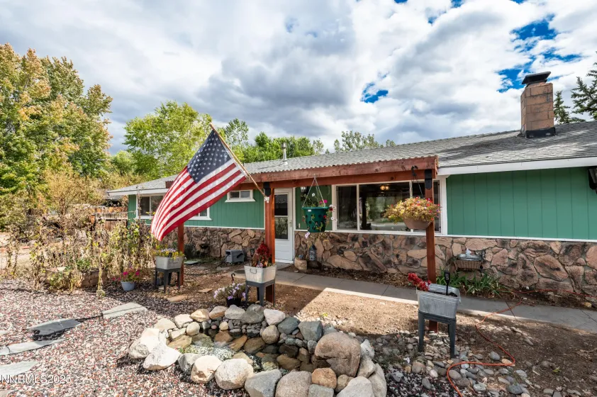 1193 Manhattan, Gardnerville, Nevada 89460, 3 Bedrooms Bedrooms, ,2 BathroomsBathrooms,Residential,Residential,Manhattan,250056653