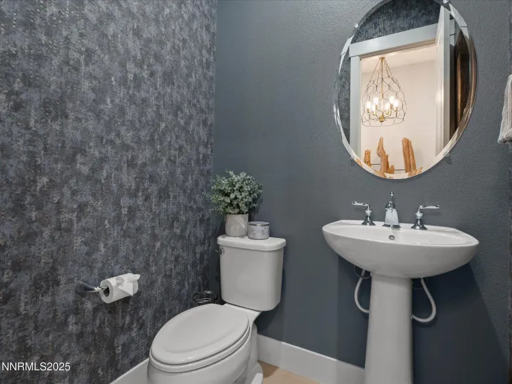 1/2 Guest Bathroom