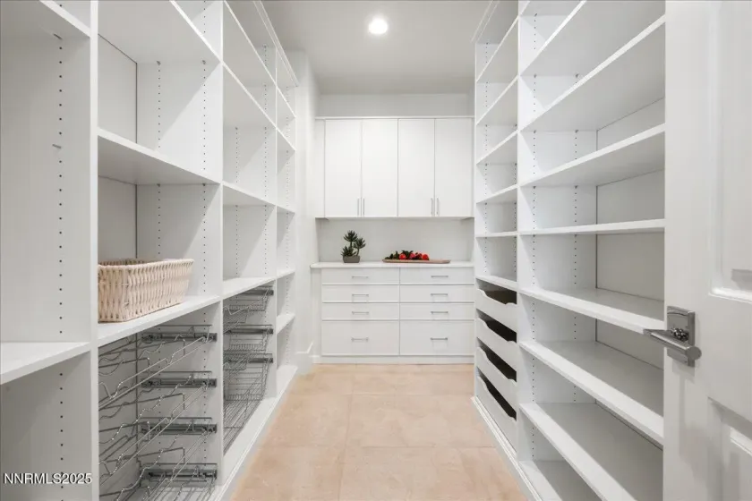 20555 Latour, Reno, Nevada 89511, 5 Bedrooms Bedrooms, ,5 BathroomsBathrooms,Residential,Residential,Latour,250056663