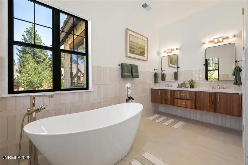 20555 Latour, Reno, Nevada 89511, 5 Bedrooms Bedrooms, ,5 BathroomsBathrooms,Residential,Residential,Latour,250056663