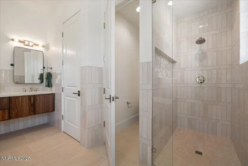 20555 Latour, Reno, Nevada 89511, 5 Bedrooms Bedrooms, ,5 BathroomsBathrooms,Residential,Residential,Latour,250056663