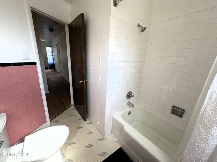 230 Glenmanor, Reno, Nevada 89509, 2 Bedrooms Bedrooms, ,1 BathroomBathrooms,Residential,Residential,Glenmanor,250056681