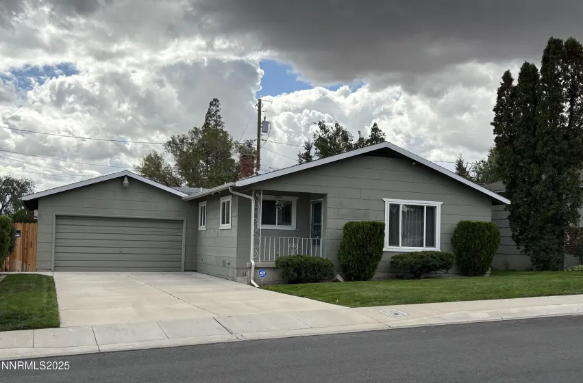 230 Glenmanor, Reno, Nevada 89509, 2 Bedrooms Bedrooms, ,1 BathroomBathrooms,Residential,Residential,Glenmanor,250056681