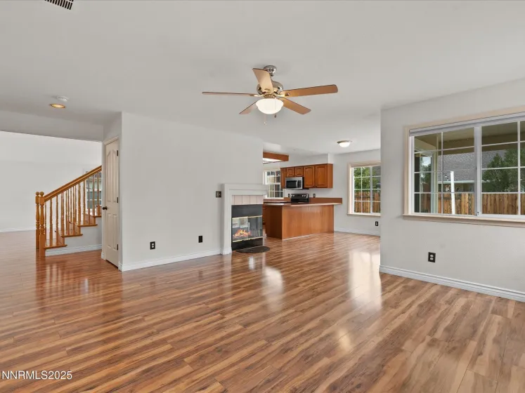 548 Briarwood, Carson City, Nevada 89701, 4 Bedrooms Bedrooms, ,3 BathroomsBathrooms,Residential,Residential,Briarwood,250056664