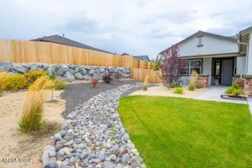 11043 Athabasca, Reno, Nevada 89506, 3 Bedrooms Bedrooms, ,2 BathroomsBathrooms,Residential,Residential,Athabasca,250056682