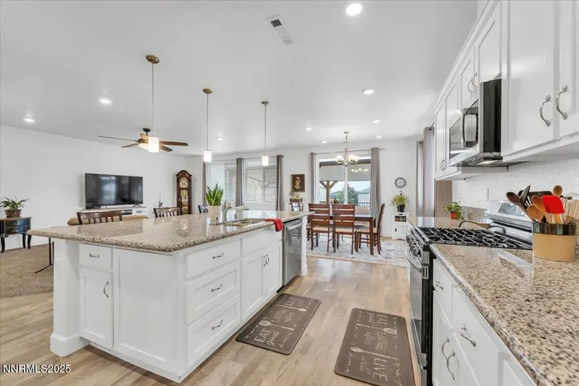 326 Bens, Fernley, Nevada 89408, 4 Bedrooms Bedrooms, ,3 BathroomsBathrooms,Residential,Residential,Bens,250056709