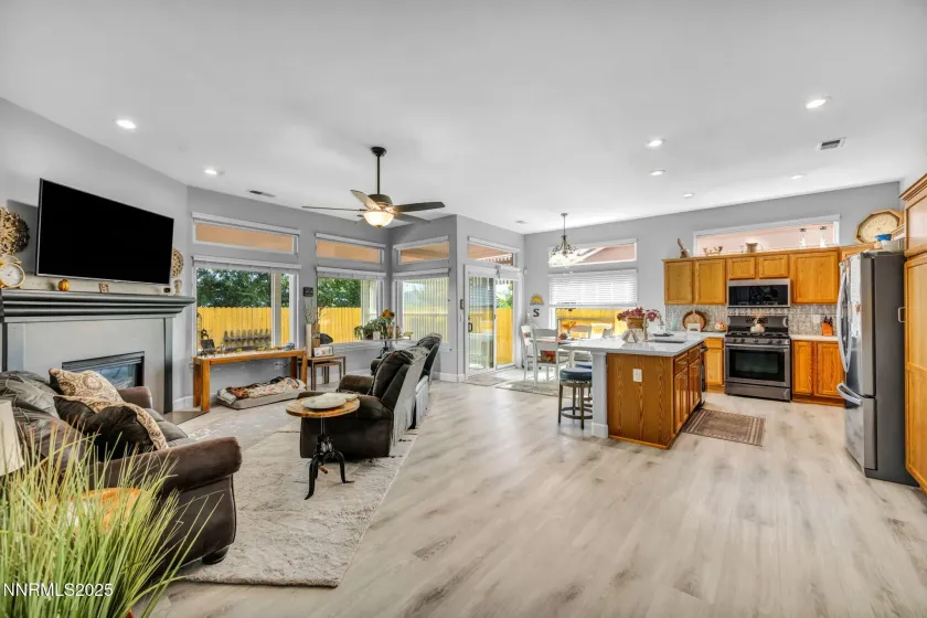 2743 Longridge, Carson City, Nevada 89706, 3 Bedrooms Bedrooms, ,2 BathroomsBathrooms,Residential,Residential,Longridge,250056717