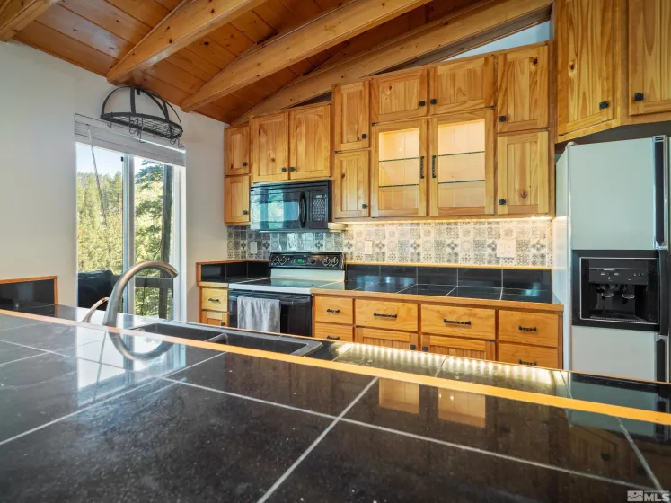 723 Gary, Stateline, Nevada 89449, 2 Bedrooms Bedrooms, ,2 BathroomsBathrooms,Residential,Residential,Gary,250005447