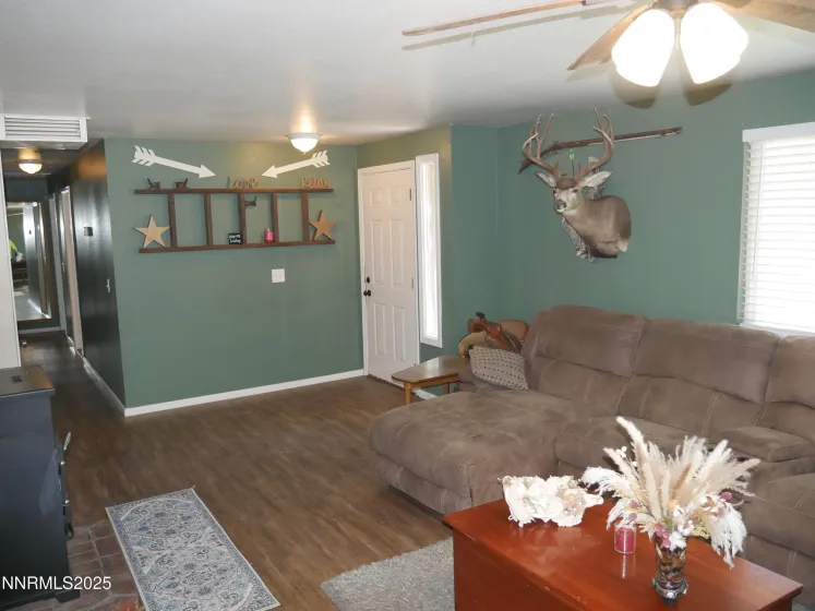 10300 Sutters Mill, Reno, Nevada 89508, 3 Bedrooms Bedrooms, ,2 BathroomsBathrooms,Residential,Residential,Sutters Mill,250056718