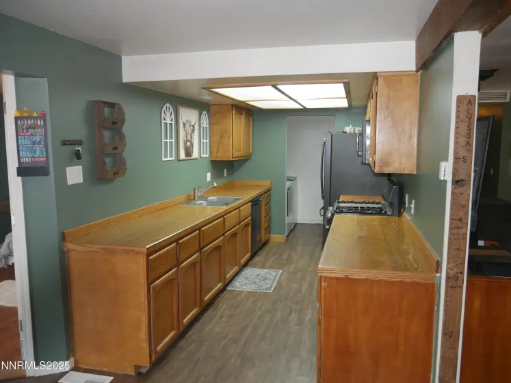 10300 Sutters Mill, Reno, Nevada 89508, 3 Bedrooms Bedrooms, ,2 BathroomsBathrooms,Residential,Residential,Sutters Mill,250056718