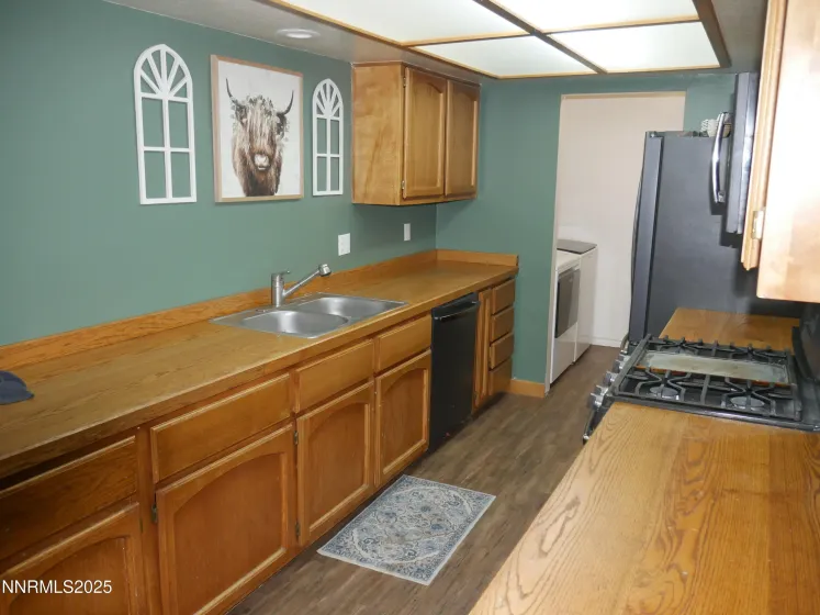 10300 Sutters Mill, Reno, Nevada 89508, 3 Bedrooms Bedrooms, ,2 BathroomsBathrooms,Residential,Residential,Sutters Mill,250056718
