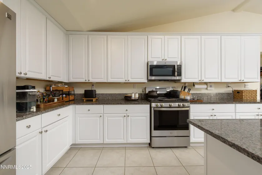 221 Snow, Dayton, Nevada 89403, 5 Bedrooms Bedrooms, ,3 BathroomsBathrooms,Residential,Residential,Snow,250056721