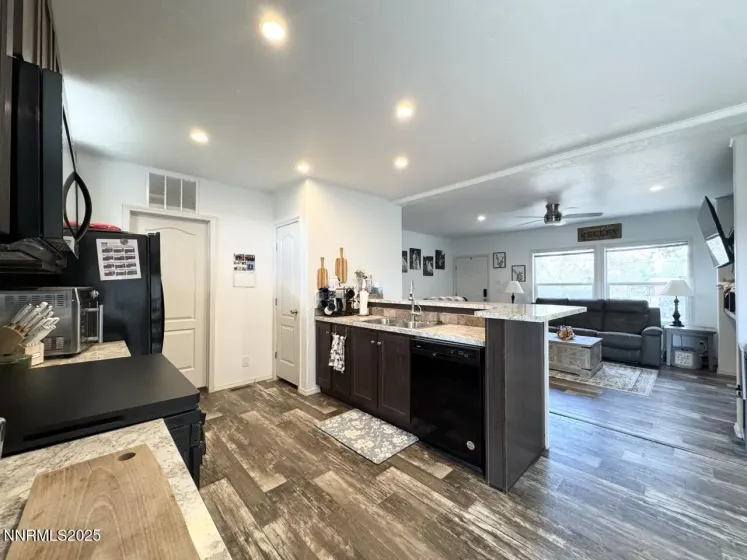 3160 Mars, Winnemucca, Nevada 89445, 3 Bedrooms Bedrooms, ,2 BathroomsBathrooms,Residential,Residential,Mars,250056724