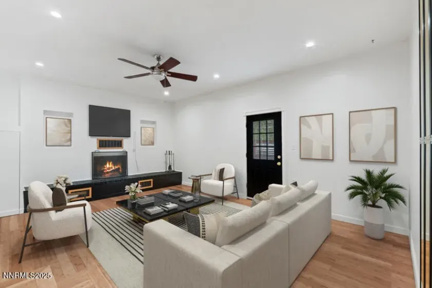 850 11th, Reno, Nevada 89503, 3 Bedrooms Bedrooms, ,2 BathroomsBathrooms,Residential,Residential,11th,250056732