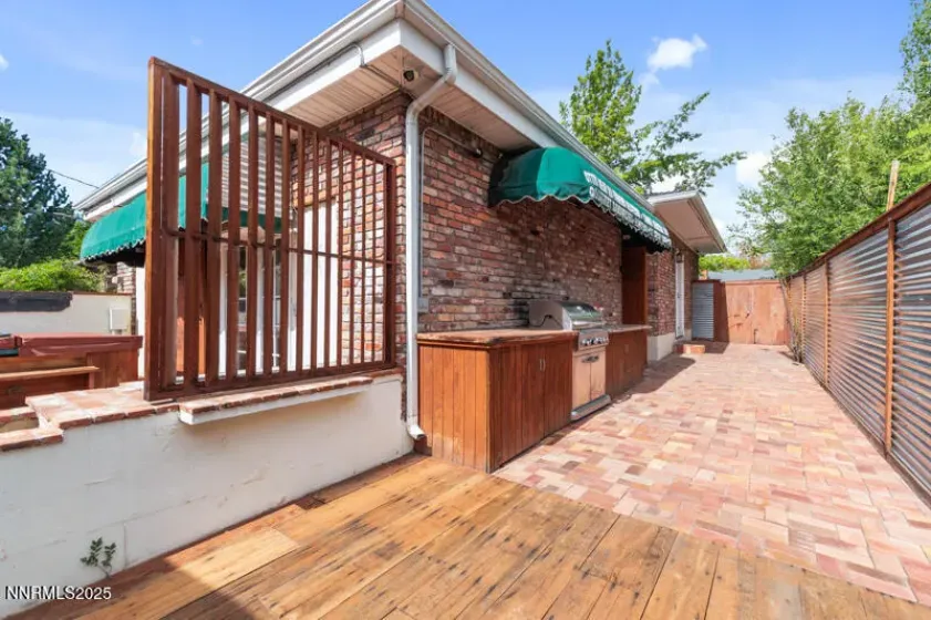 850 11th, Reno, Nevada 89503, 3 Bedrooms Bedrooms, ,2 BathroomsBathrooms,Residential,Residential,11th,250056732