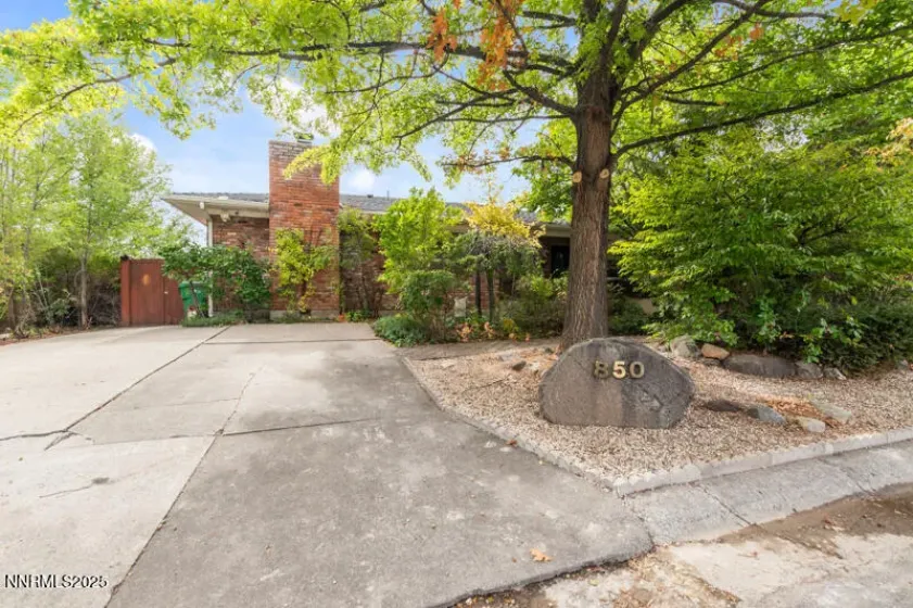 850 11th, Reno, Nevada 89503, 3 Bedrooms Bedrooms, ,2 BathroomsBathrooms,Residential,Residential,11th,250056732