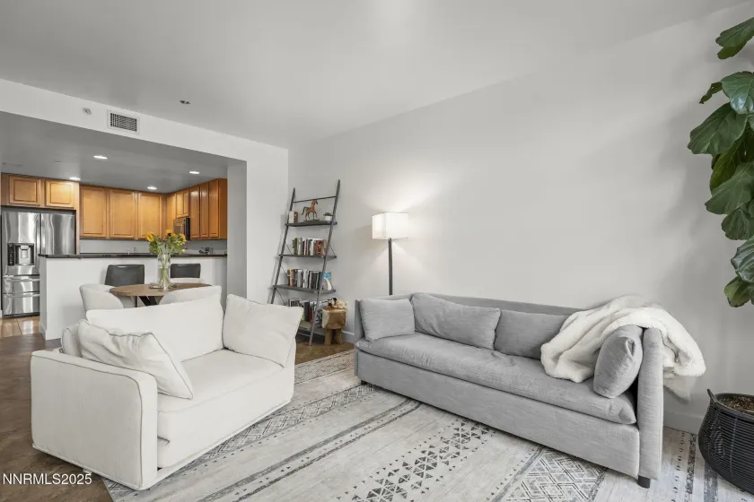 50 Sierra, Reno, Nevada 89501, 1 Bedroom Bedrooms, ,1 BathroomBathrooms,Residential,Residential,Sierra,250056738