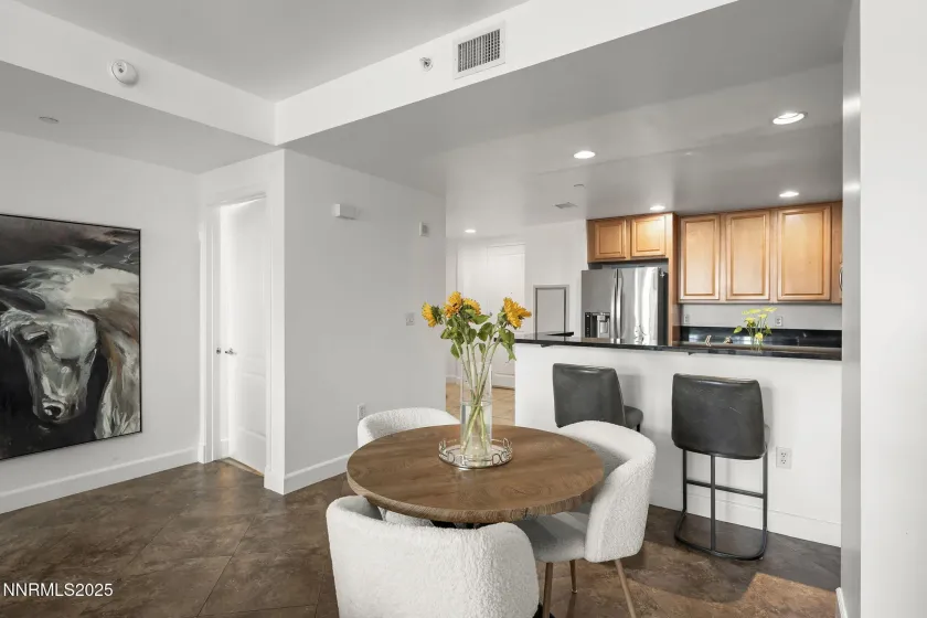 50 Sierra, Reno, Nevada 89501, 1 Bedroom Bedrooms, ,1 BathroomBathrooms,Residential,Residential,Sierra,250056738