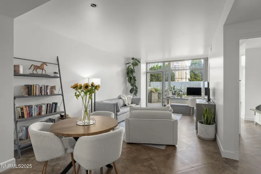 50 Sierra, Reno, Nevada 89501, 1 Bedroom Bedrooms, ,1 BathroomBathrooms,Residential,Residential,Sierra,250056738