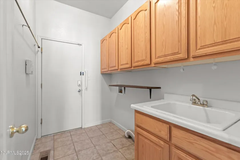 2365 Red Maple, Reno, Nevada 89523, 3 Bedrooms Bedrooms, ,2 BathroomsBathrooms,Residential,Residential,Red Maple,250056742