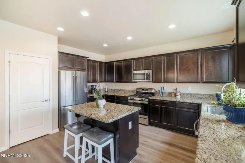 14412 Leiden, Reno, Nevada 89506, 4 Bedrooms Bedrooms, ,2 BathroomsBathrooms,Residential,Residential,Leiden,250056744