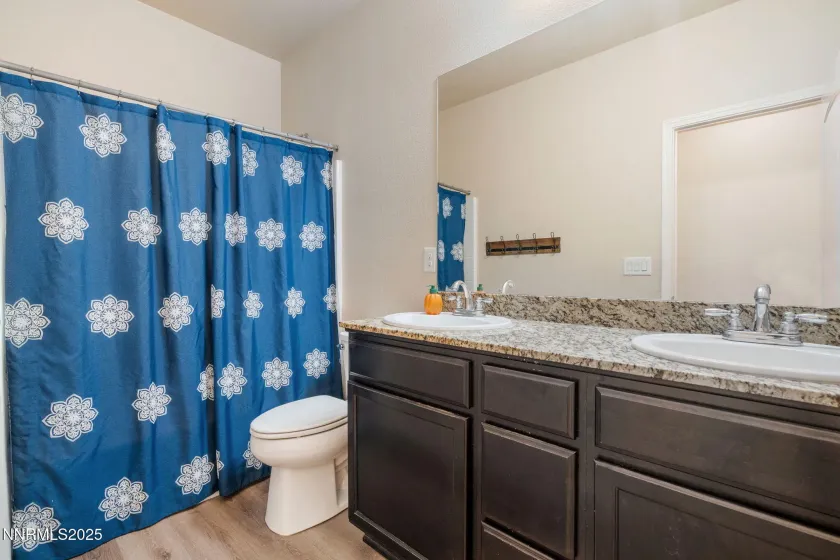 14412 Leiden, Reno, Nevada 89506, 4 Bedrooms Bedrooms, ,2 BathroomsBathrooms,Residential,Residential,Leiden,250056744