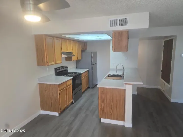 560 Nichols, Sparks, Nevada 89431, 1 Bedroom Bedrooms, ,1 BathroomBathrooms,Residential,Residential,Nichols,250056749