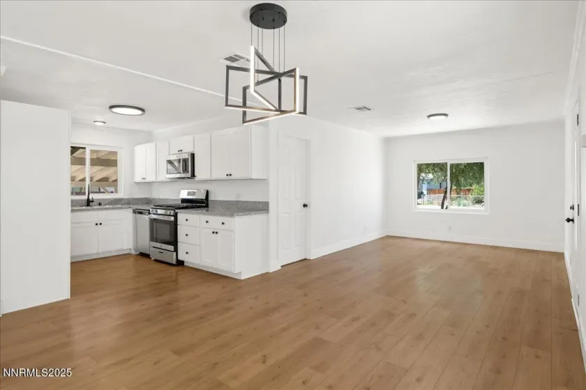 210 Magnolia, Reno, Nevada 89506, 4 Bedrooms Bedrooms, ,2 BathroomsBathrooms,Residential,Residential,Magnolia,250053911