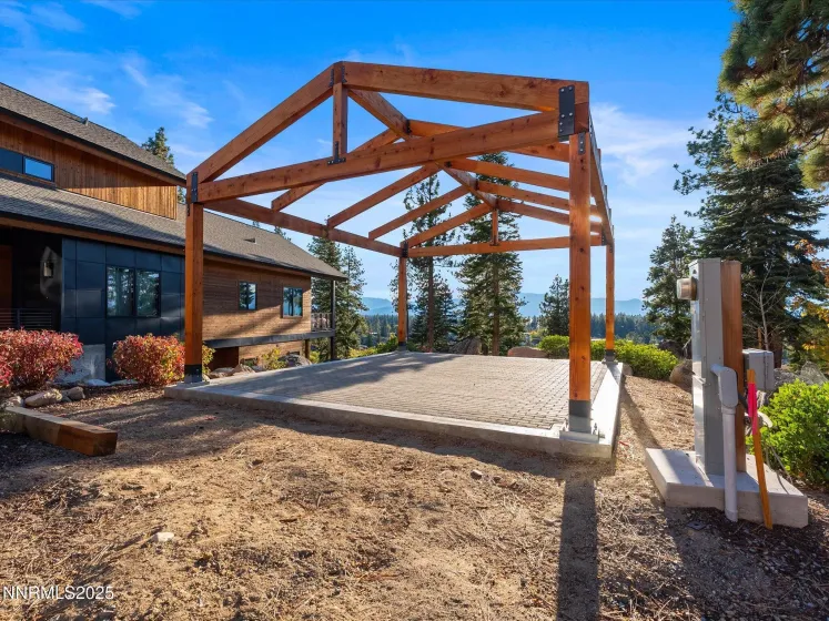 HOA Amenity, covered lake view west facing deck