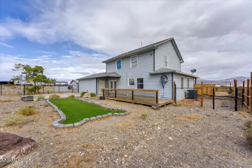 20 Simons, Fernley, Nevada 89408, 4 Bedrooms Bedrooms, ,3 BathroomsBathrooms,Residential,Residential,Simons,250056759