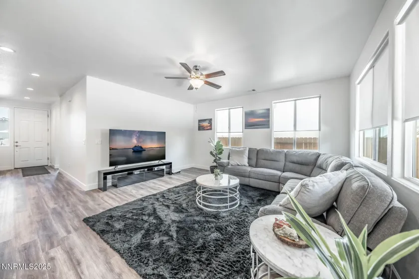 785 Garnet, Fernley, Nevada 89408, 3 Bedrooms Bedrooms, ,2 BathroomsBathrooms,Residential,Residential,Garnet,250056775