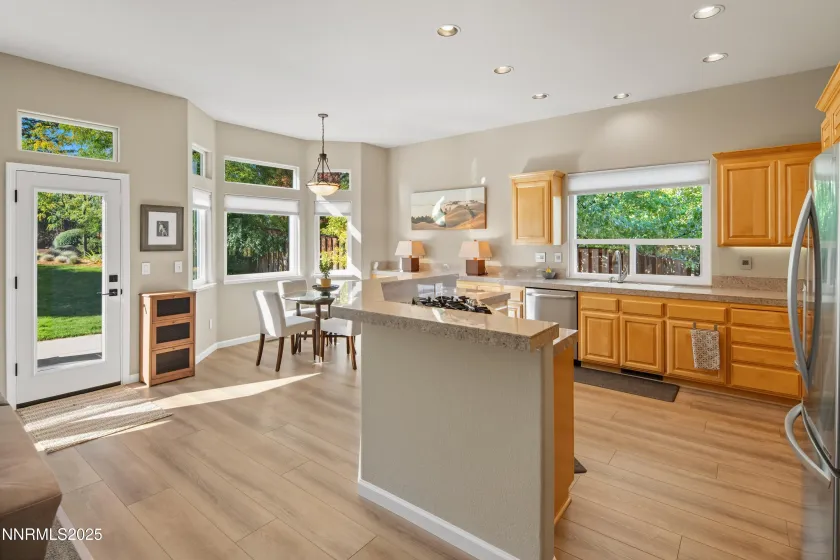 Kitchen, Breakfast Nook, Single French door