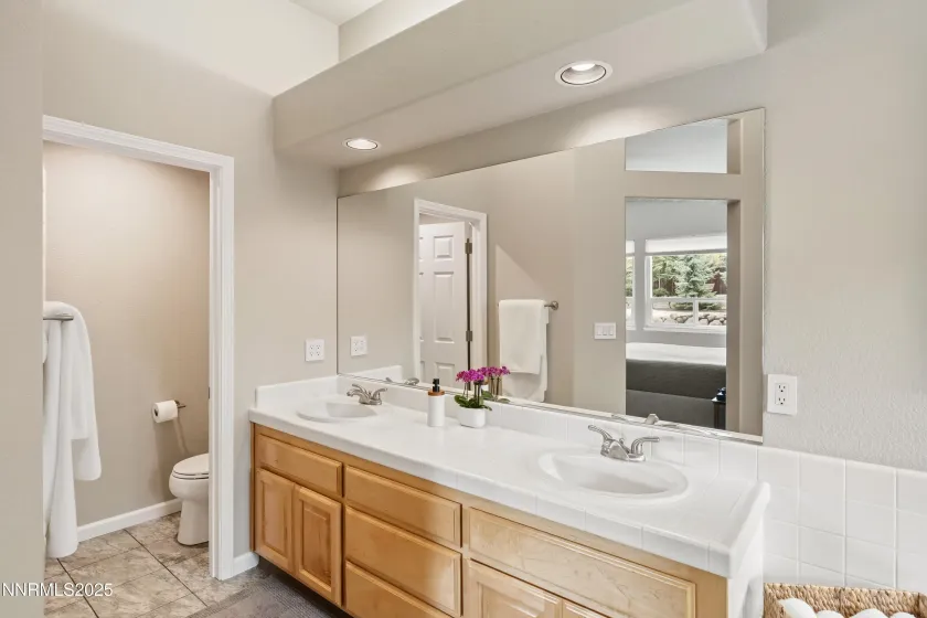 Primary (master) Bathroom