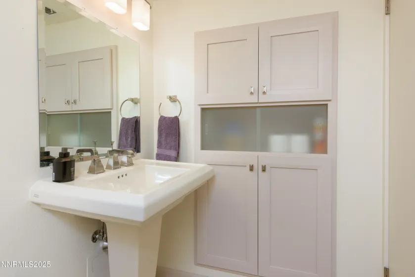 280 Island, Reno, Nevada 89501, 2 Bedrooms Bedrooms, ,2 BathroomsBathrooms,Residential,Residential,Island,250056804