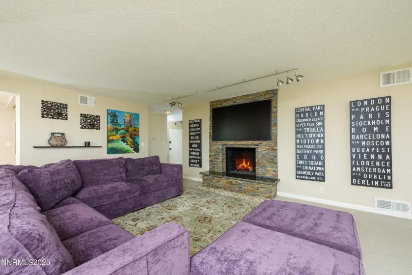 280 Island, Reno, Nevada 89501, 2 Bedrooms Bedrooms, ,2 BathroomsBathrooms,Residential,Residential,Island,250056804