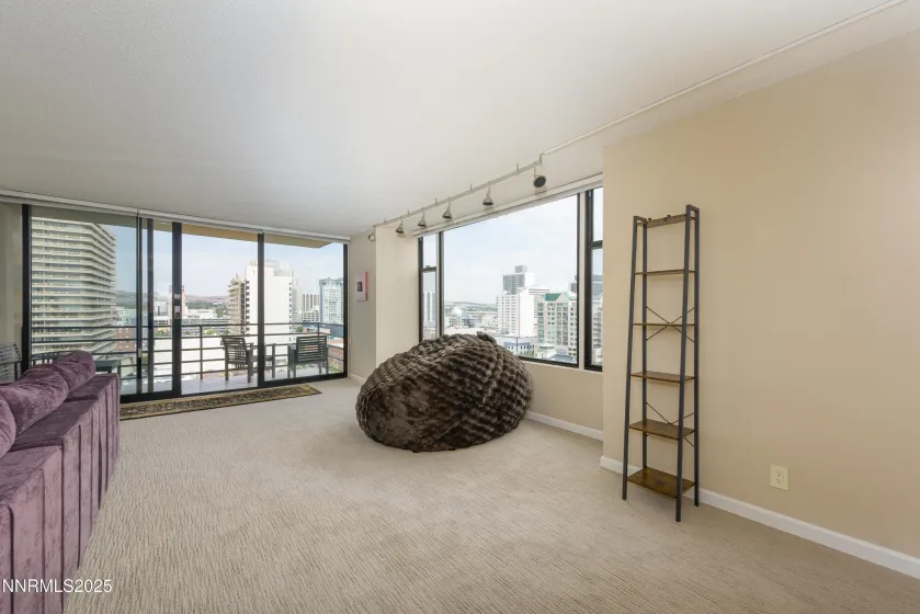 280 Island, Reno, Nevada 89501, 2 Bedrooms Bedrooms, ,2 BathroomsBathrooms,Residential,Residential,Island,250056804