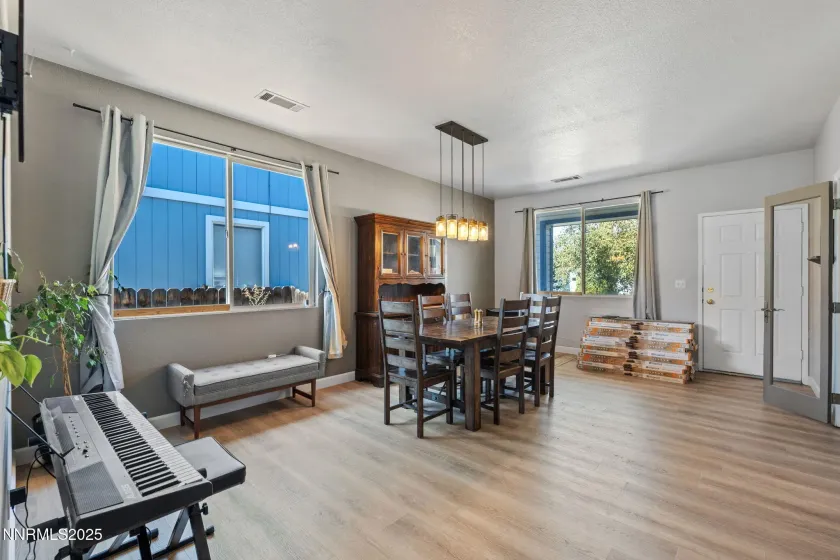8430 Seal Beach, Reno, Nevada 89506, 4 Bedrooms Bedrooms, ,2 BathroomsBathrooms,Residential,Residential,Seal Beach,250056894
