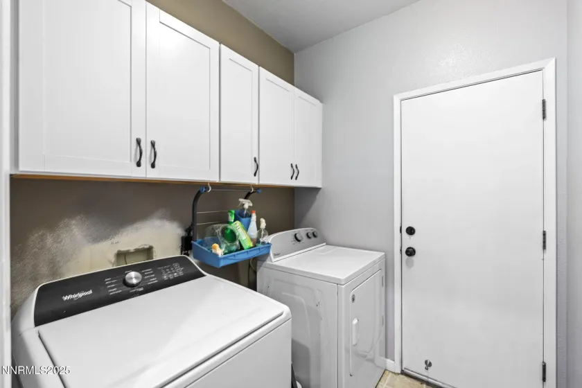 8430 Seal Beach, Reno, Nevada 89506, 4 Bedrooms Bedrooms, ,2 BathroomsBathrooms,Residential,Residential,Seal Beach,250056894