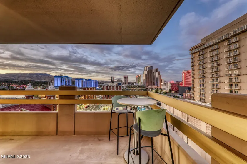 100 Arlington, Reno, Nevada 89501, 2 Bedrooms Bedrooms, ,2 BathroomsBathrooms,Residential,Residential,Arlington,250056933