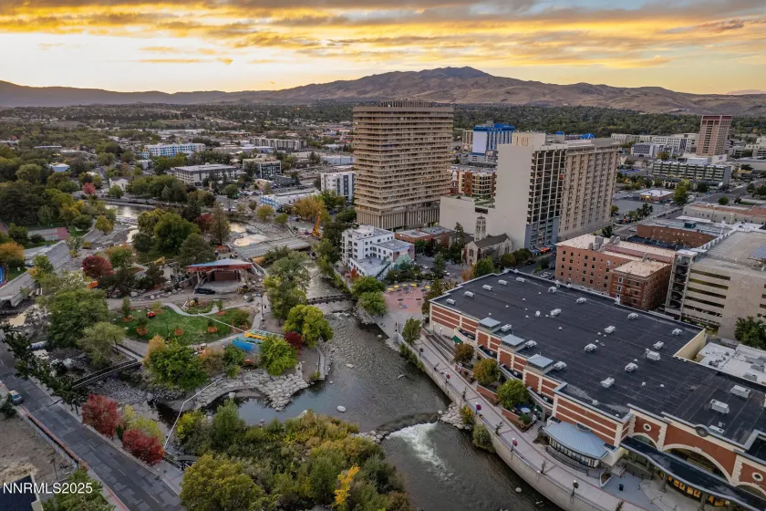100 Arlington, Reno, Nevada 89501, 2 Bedrooms Bedrooms, ,2 BathroomsBathrooms,Residential,Residential,Arlington,250056933