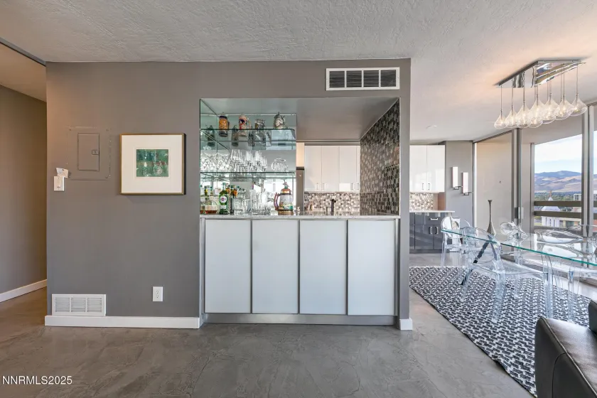 100 Arlington, Reno, Nevada 89501, 2 Bedrooms Bedrooms, ,2 BathroomsBathrooms,Residential,Residential,Arlington,250056933