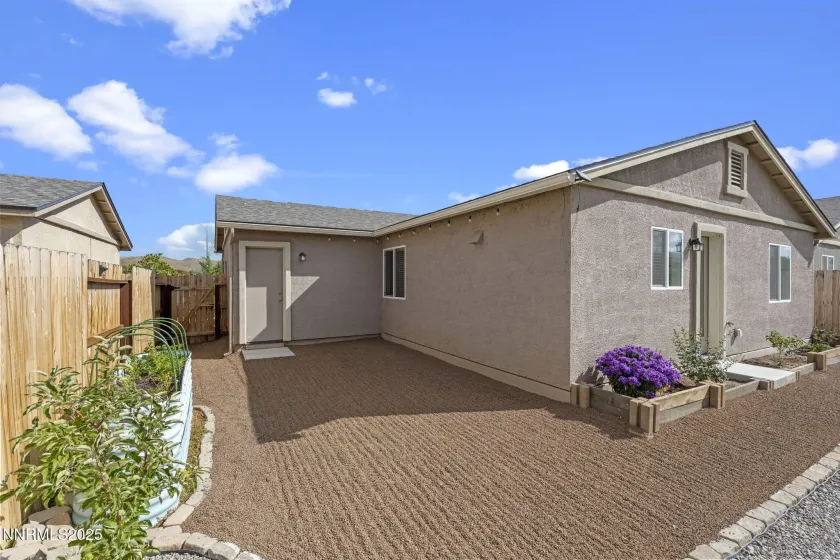 7709 Sandy Valley, Reno, Nevada 89506, 3 Bedrooms Bedrooms, ,2 BathroomsBathrooms,Residential,Residential,Sandy Valley,250056934
