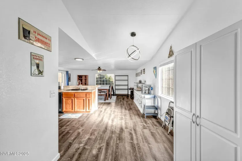 956 Lindsay, Carson City, Nevada 89706, 3 Bedrooms Bedrooms, ,2 BathroomsBathrooms,Residential,Residential,Lindsay,250056939
