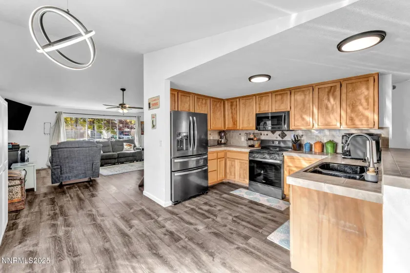 956 Lindsay, Carson City, Nevada 89706, 3 Bedrooms Bedrooms, ,2 BathroomsBathrooms,Residential,Residential,Lindsay,250056939